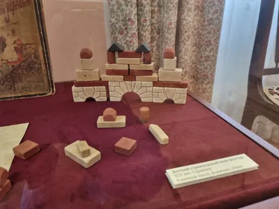 Конструктор из настоящих камней