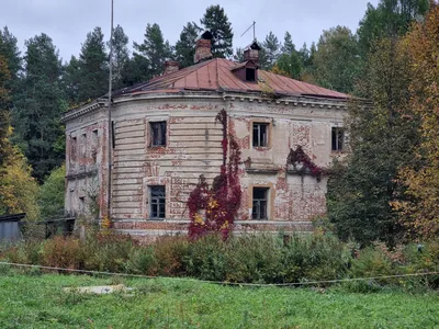 Один из флигелей